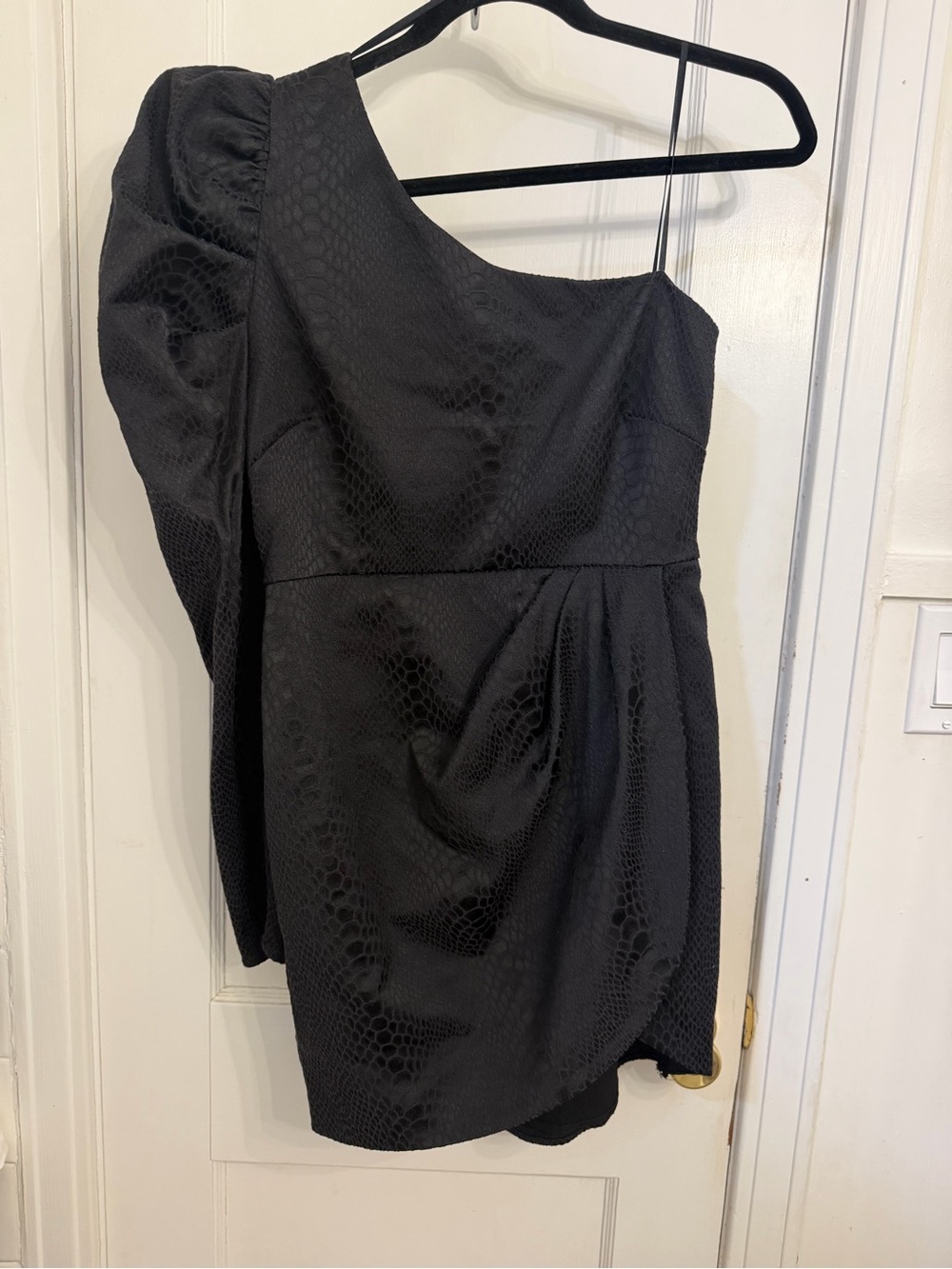 DO+BE One-Shoulder Black Cocktail Dress